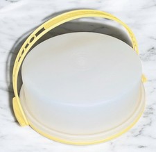 Tupperware Pie Or Cake Carrier With Handle Vintage 1970s Harvest Gold 719-1