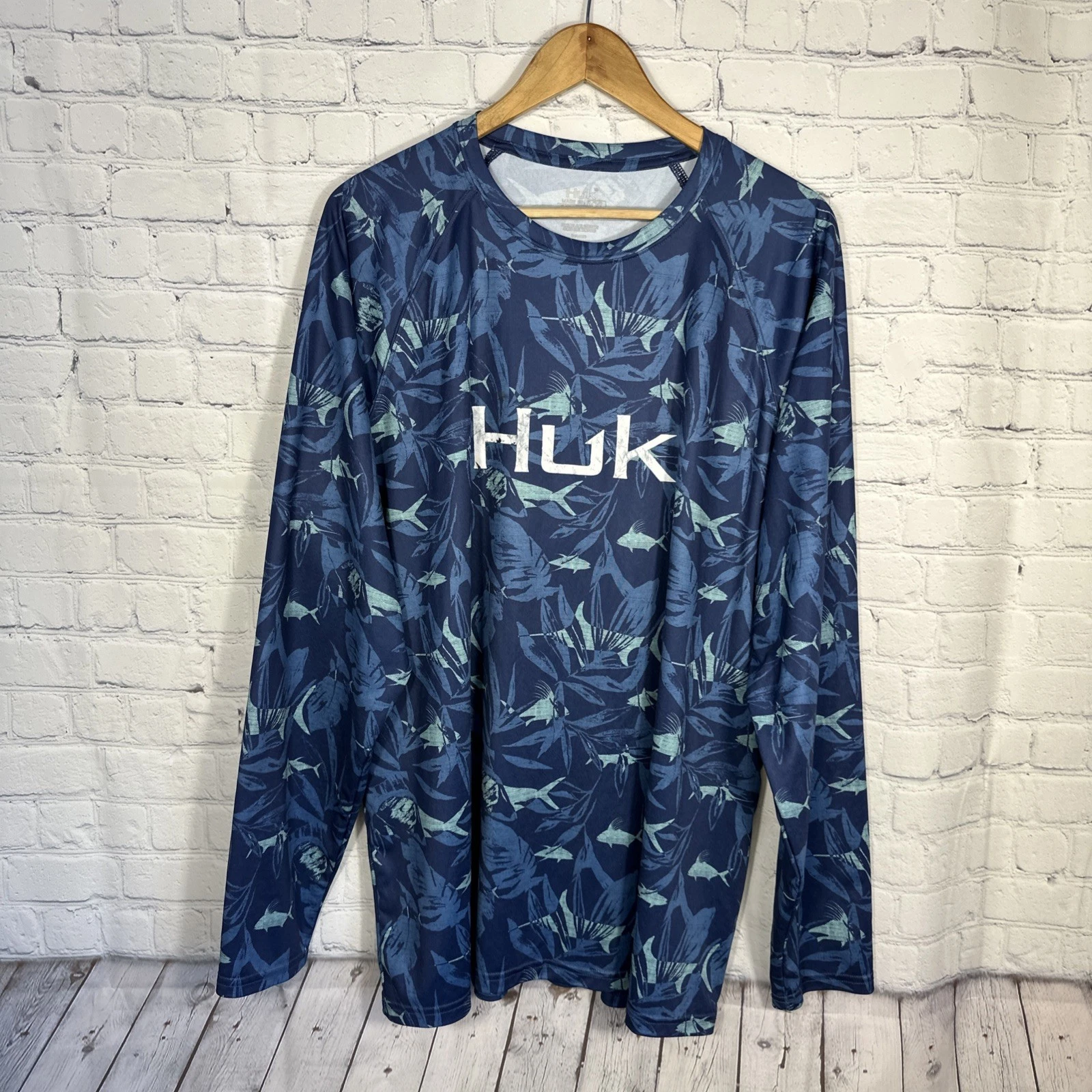 Huk Performance Fishing Shirt Mens XXL 2XL Long Sleeve Blue Ocean Palm Pursuit