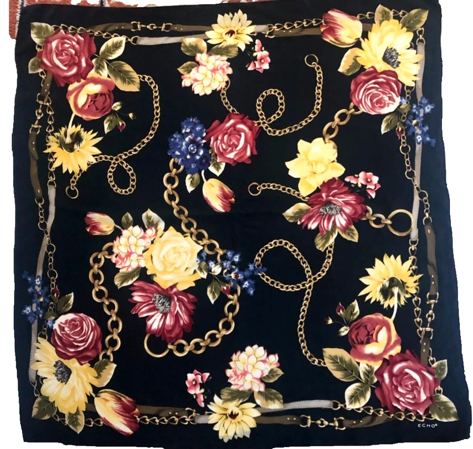 BUFANDA DE SEDA GRANDE ECHO Rosas y Cadenas Doradas 33" Cuadrado Floral en Negro/Dobladillo de Mano Foto 2 de 4