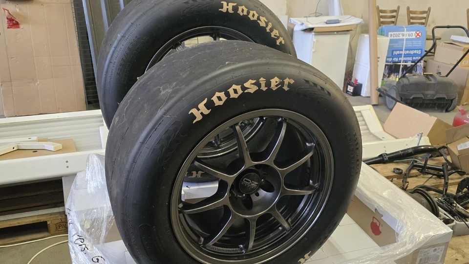 2x OZ Alleggerita Alufelgen 12x18 ET57 5x120.65 mit Hoosier 325/45 Drag Radials - Bild 2 von 4
