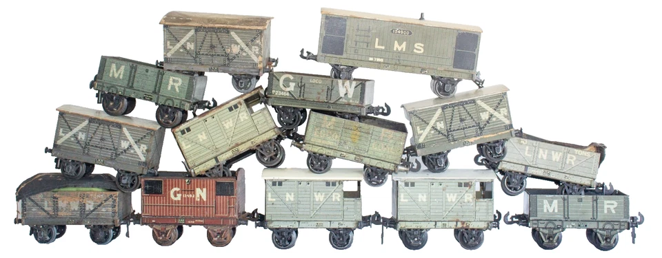 Large British Lot of 14 Carette for Bassett-Lowke Tin Lithographed 0-gauge Stock - Image 2 of 4