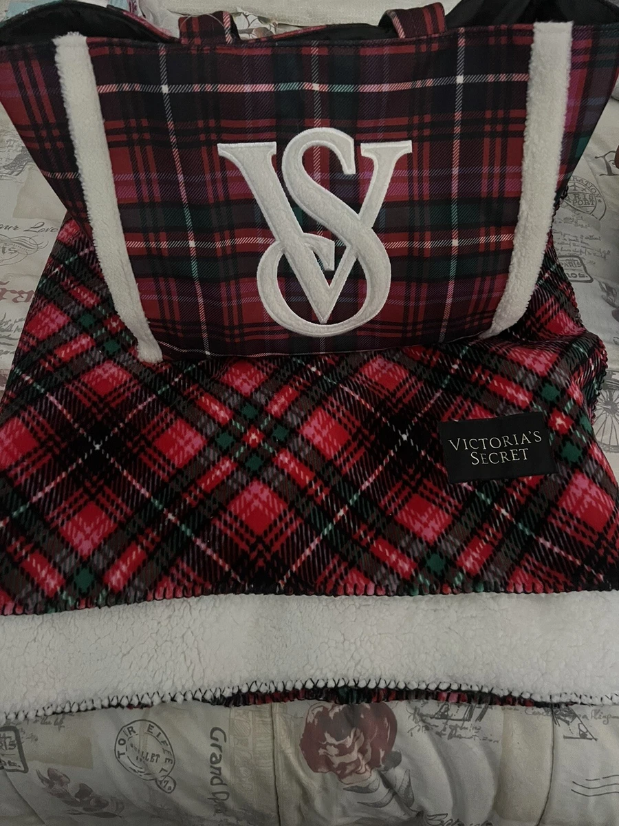 victorias secret LIMITED EDITION plaid tote and sherpa blanket set