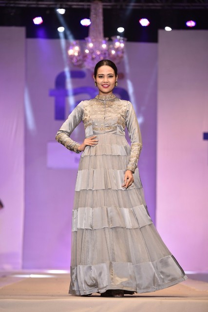 indo western dress for wedding party