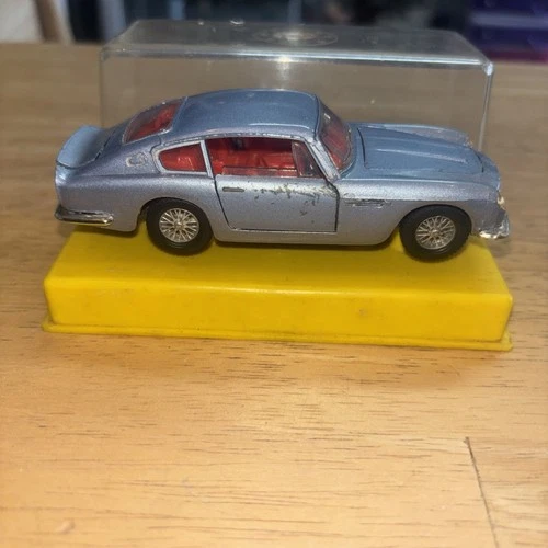 Vintage 1:43 Dinky Toys No153 Aston Martin DB6 In Metallic Blue In Original Case