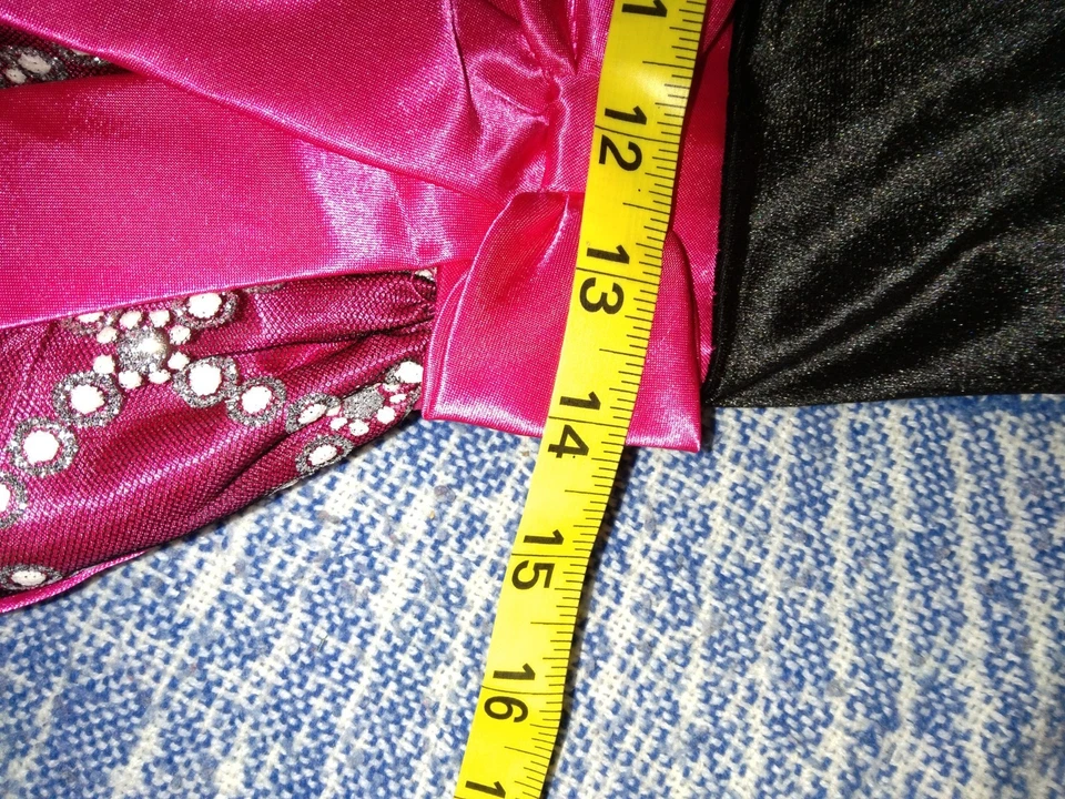 Черный бархат ярко розовый атласное платье для молодых девочек в хорошем состоянии - Изображение 3 из 4