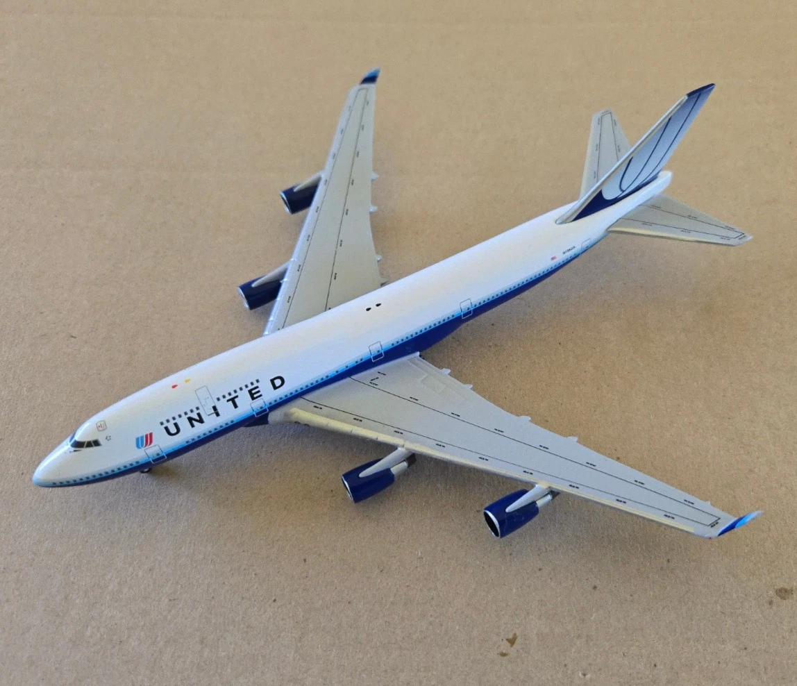 AeroClassics Boeing 747 1:400 Contemporary Diecast Aircraft