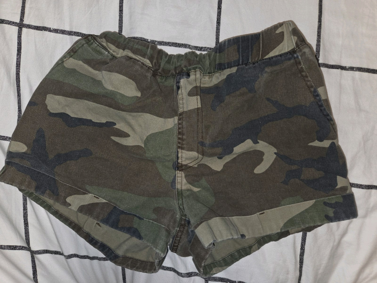 FOREVER 21 Camouflage Pull On Shorts Women S Elastic Waist Pockets Flat Front