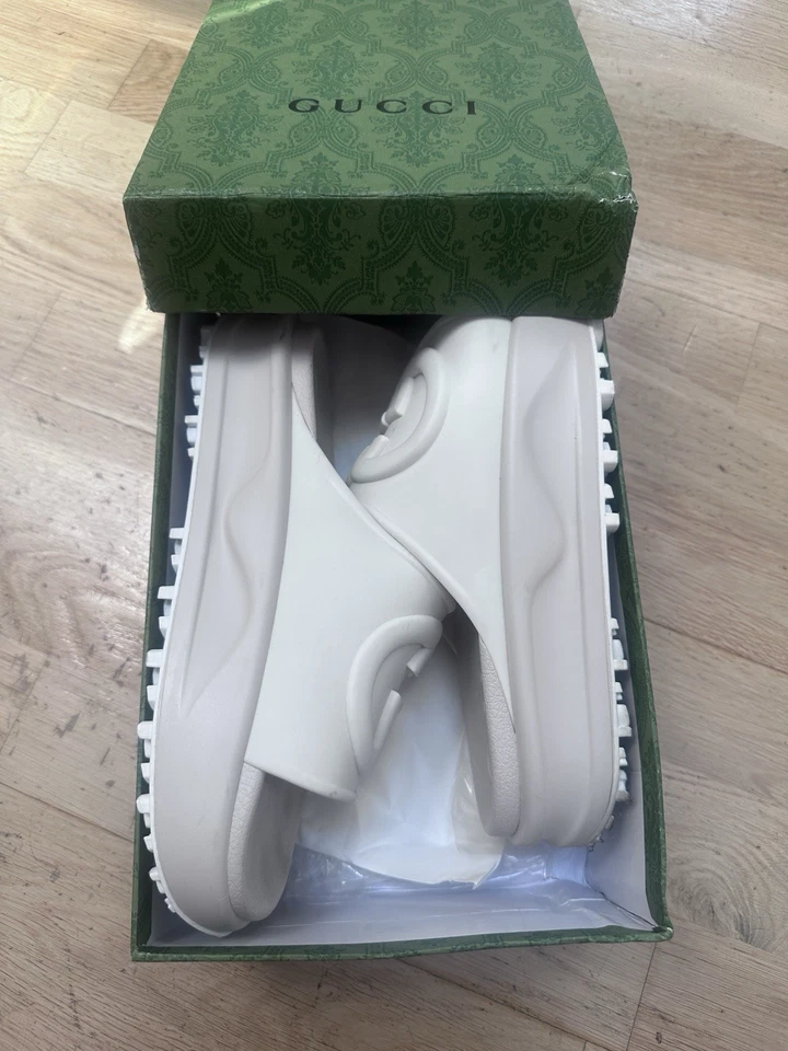 Sandalias GUCCI para mujer, blancas - Hechas en Italia - Talla 41 - Usadas Foto 3 de 3