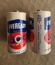  2 Vintage Eveready Nine Lives No. 935 C Battery
