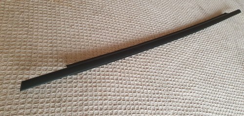 Vauxhall Opel Astra H Mk5 Driver Right Upper Front Door Window Waist Moulding - Picture 7 of 13