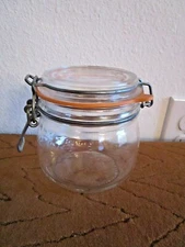 LE PARFAIT BALE CLOSURE GLASS CANNING/STORAGE JAR .5 L - MADE IN FRANCE