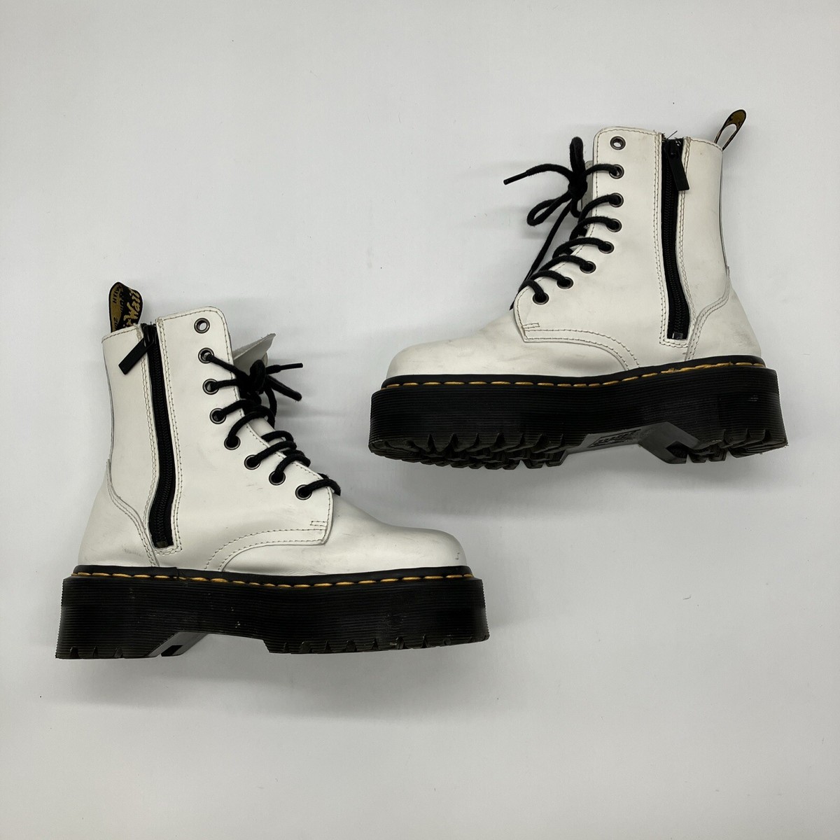 Dr. Martens  display picture 1