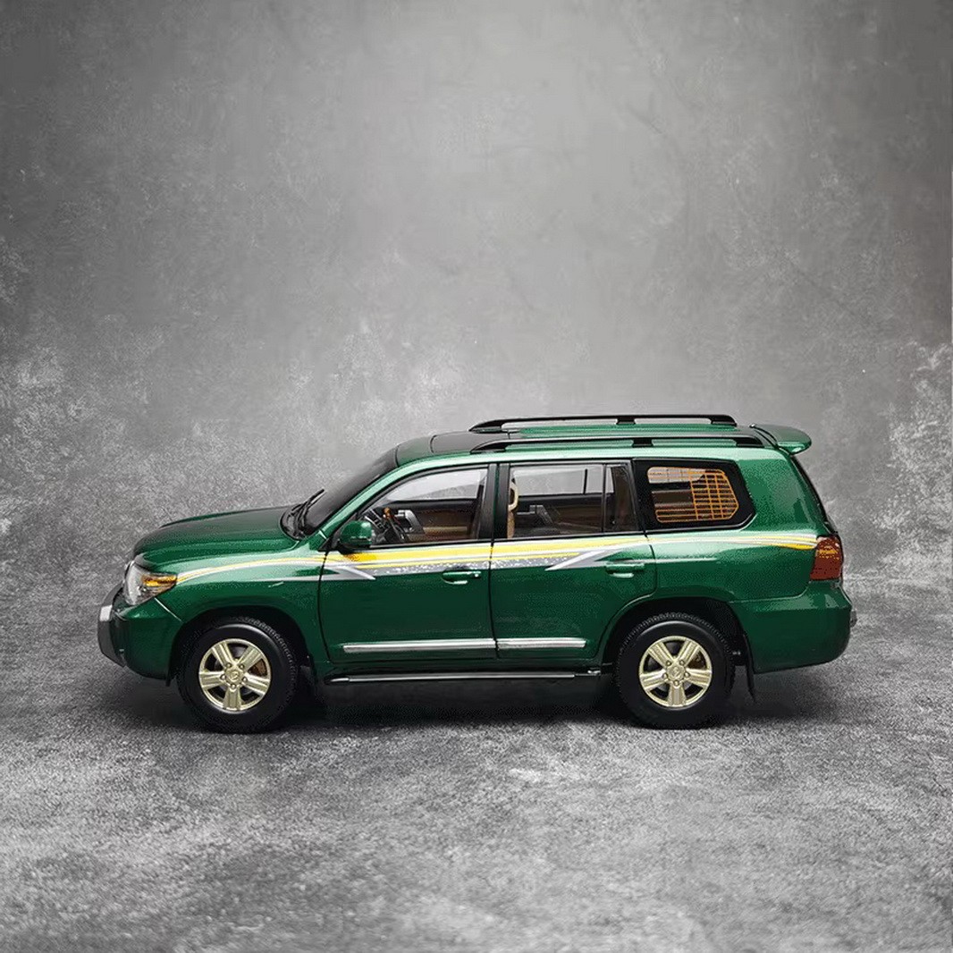 1/18 Scale Toyota Land Cruiser LC200 Green DieCast Car Model Toy