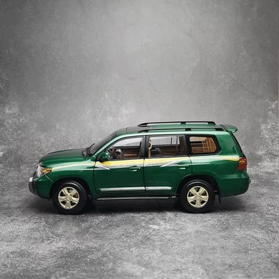 1/18 Scale Toyota Land Cruiser LC200 Green DieCast Car Model Toy