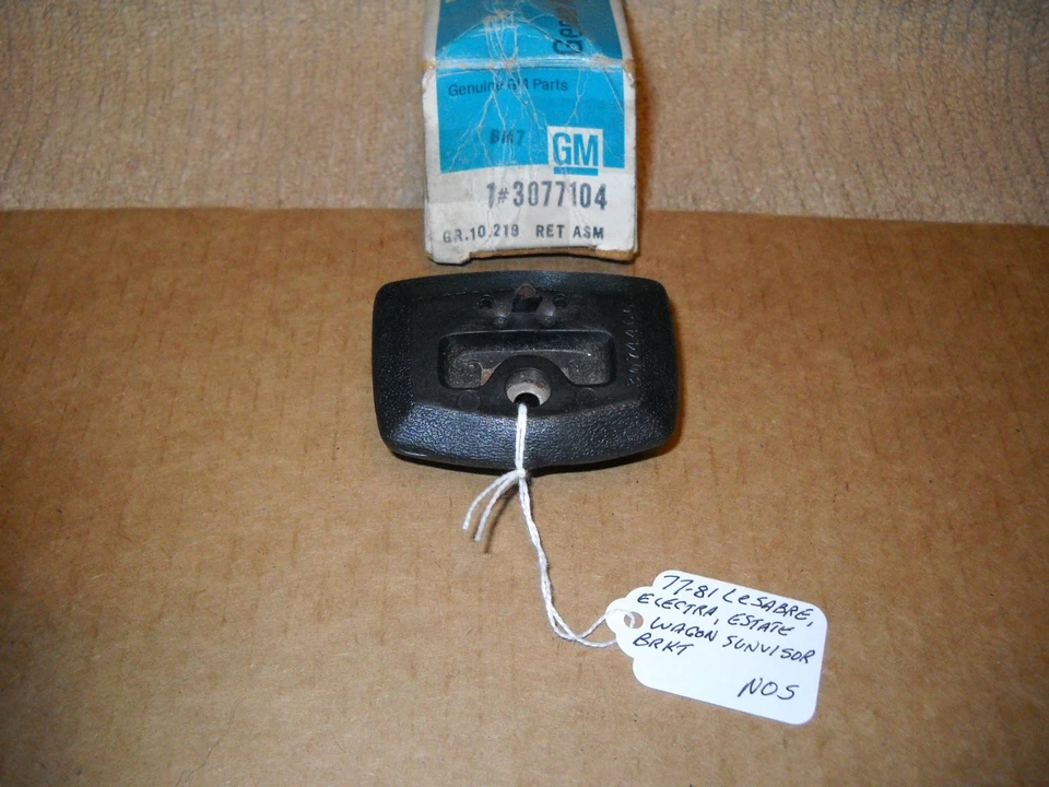 Nuevo de Lote Antiguo GM 1977-1981 Buick LeSabre Electra & Estate Wagon Soporte Central para Parasol Foto 2 de 2