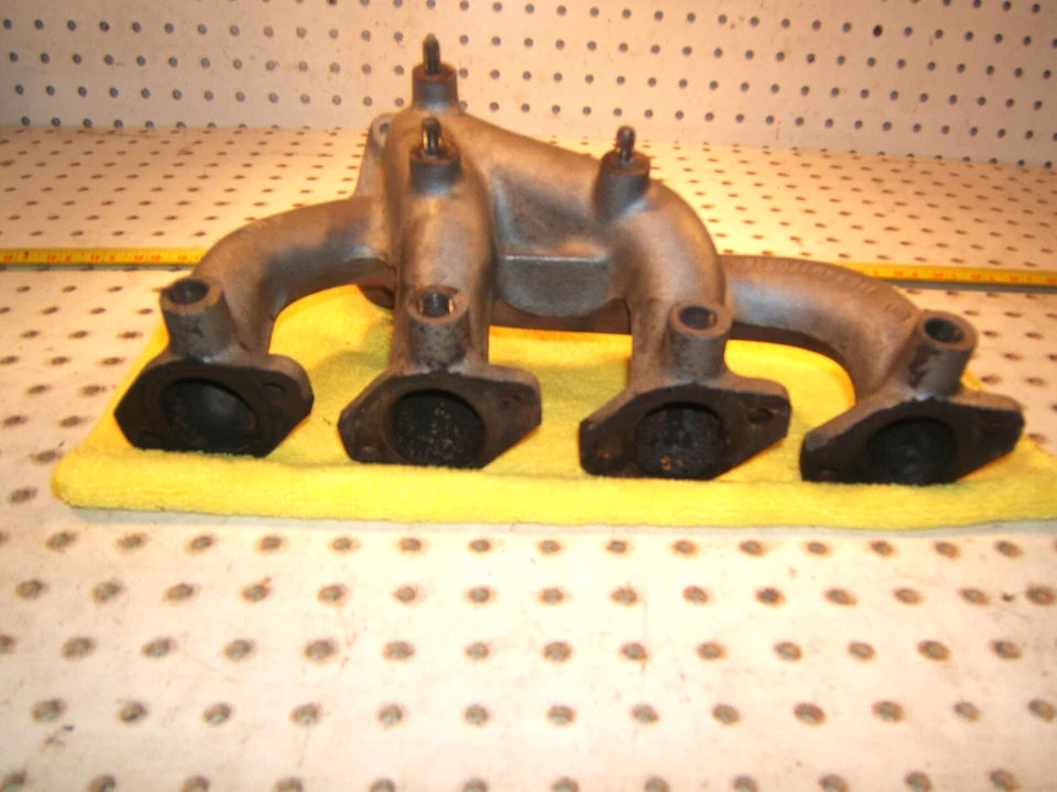 阿尔法·罗密欧 1977 Spider Veloce Roadster 4CyL 2.0 排气美国原始设备制造商 1 歧管/端口 — 第 2/4 张图片