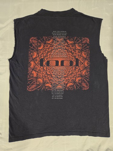 Vintage 2007 TOOL Cutoff Los Angeles California Red Eyes Black Sz M Tee - Picture 6 of 9