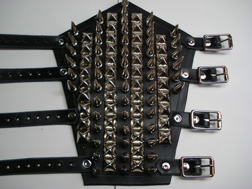 UNISEX SPIKE AND STUDS LEATHER GAUNTLETS.VIKING BLACK..(MDLUG0185)...GRAVELAND'S - Picture 8 of 11