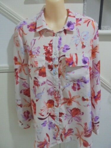 LADIES NWOT SIZE 14 WHITE WITH RED PURPLE PATTERN BLOUSE - Picture 1 of 3