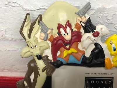 Vintage Warner Brothers Looney Tunes Picture Frame Bugs Bunny Taz