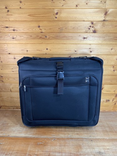 Delsey Helium Breeze schwarze 2-Rad-Bekleidungstasche mit Außentaschen