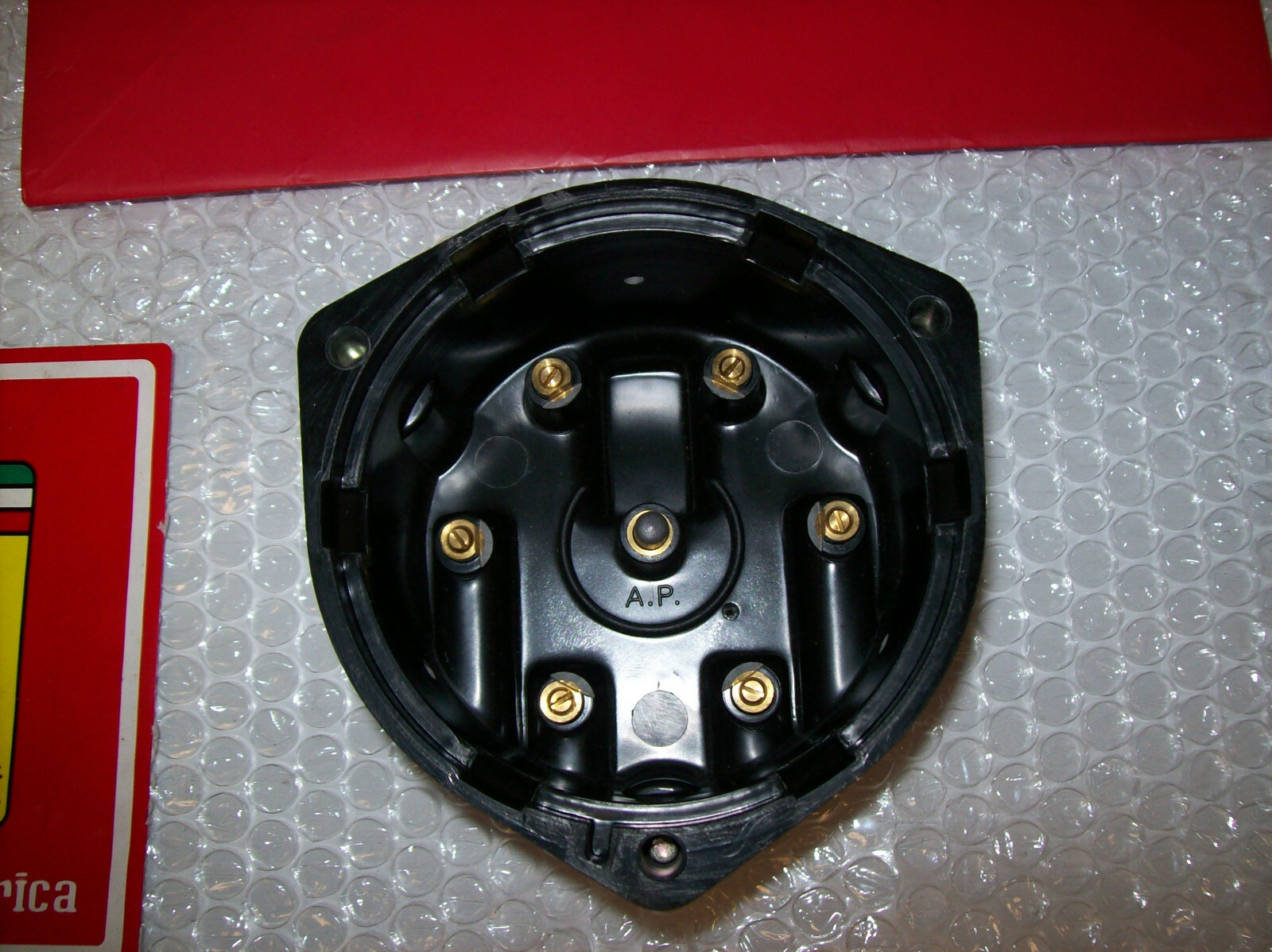 FERRARI  12 cyl Distributor Cap   Testarossa 250 275 330 365 400    95300040   .