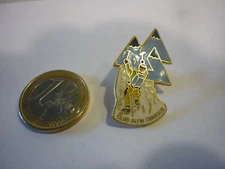 pin's DE SKI - CLUB ALPIN FRANÇAIS alpinisme signé katamex