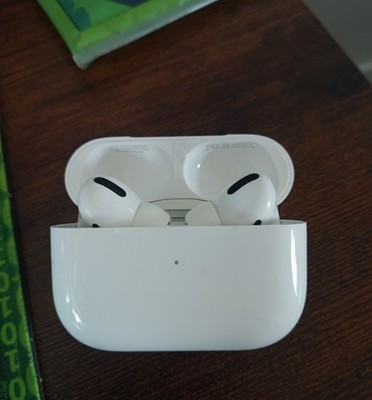 Apple AirPods Pro with MagSafe Wireless Charging Case - White