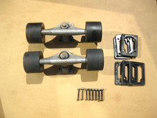 Carver Vintage Skateboard Set of 2 Trunks wit...