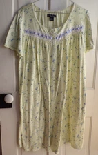 Earth Angels Yellow  Blue  Sh Sleeve Nightgown  Size L Snap Close Cottagecore