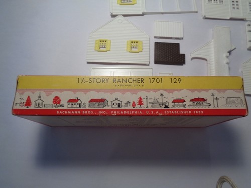 PLASTICVILLE 1 1/2 STORY RANCHER.W/BOX. COMPLETE. WHITE,BROWN,YELLOW TRIM. - Picture 11 of 18