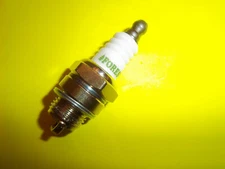 NEW FORESTER SPARK PLUG RCJ6Y RCJ7Y WSR6F BPMR7A STIHL HUSQVARNA ECHO FOR6F 