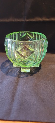 Vintage Bagley Green Glass Rose Bowl 'Duchess' Pattern #3103 - Picture 2 of 17
