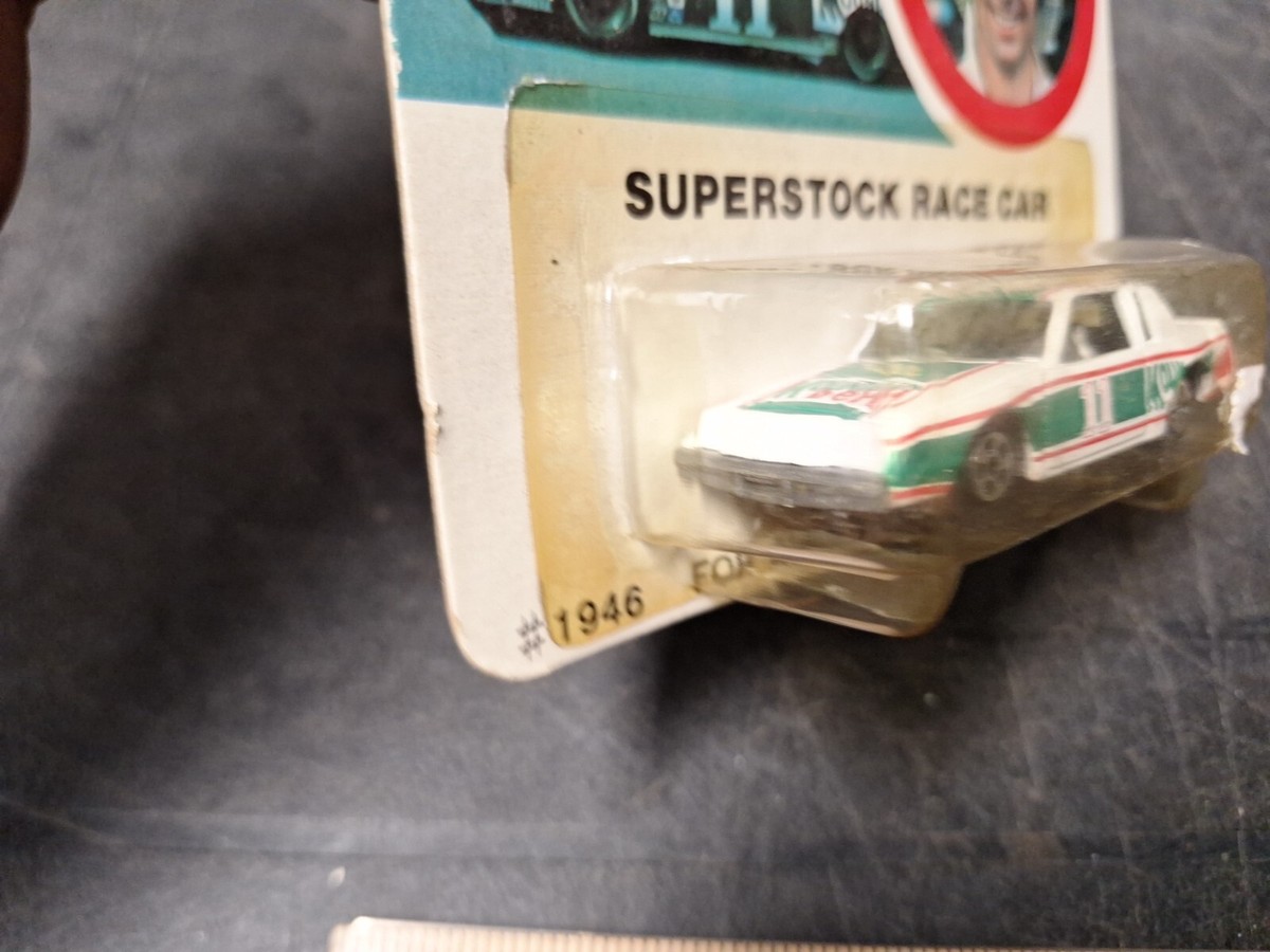 1980 ERTL Darrell Waltrip #88 Gatorade, NASCAR Diecast Car 1/64