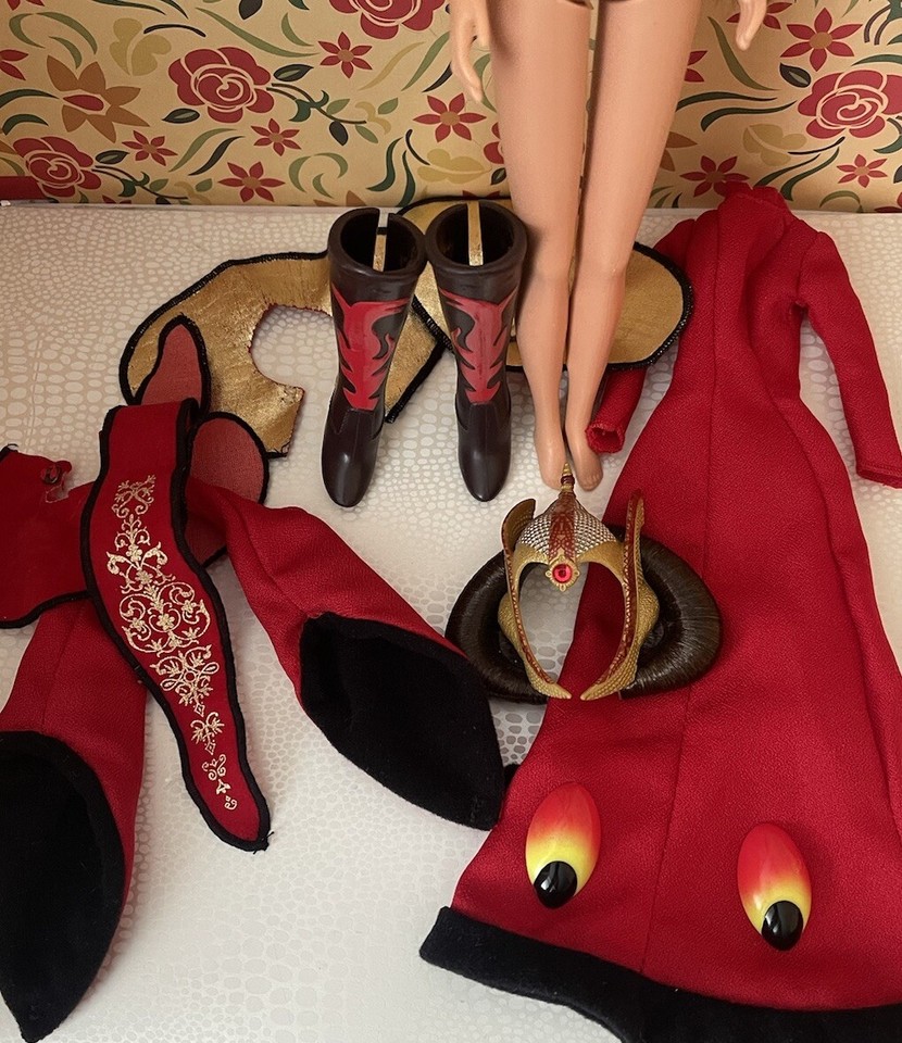 Star Wars Queen Amidala Barbie Doll 12” Hasbro Complete Original Outfit