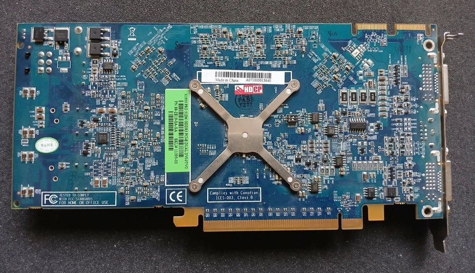 Sapphire Radeon X1950 PRO 512MB GDDR3, scheda grafica PCIe, 2x DVI, uscita TV - Immagine 2 di 4