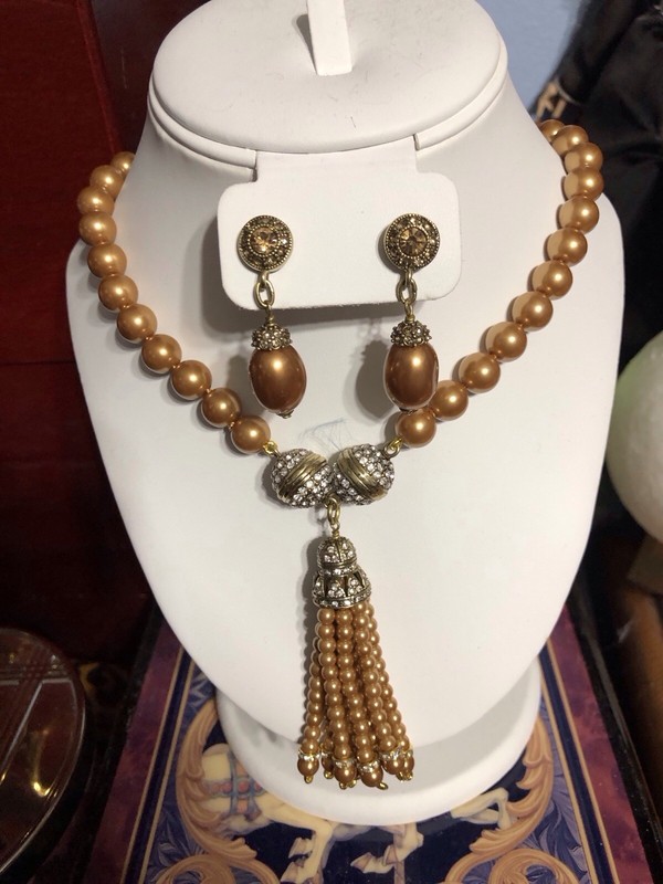 Heidi Daus Necklace With Magnetic Tassel Pendant And Matching Pierced Earrings 