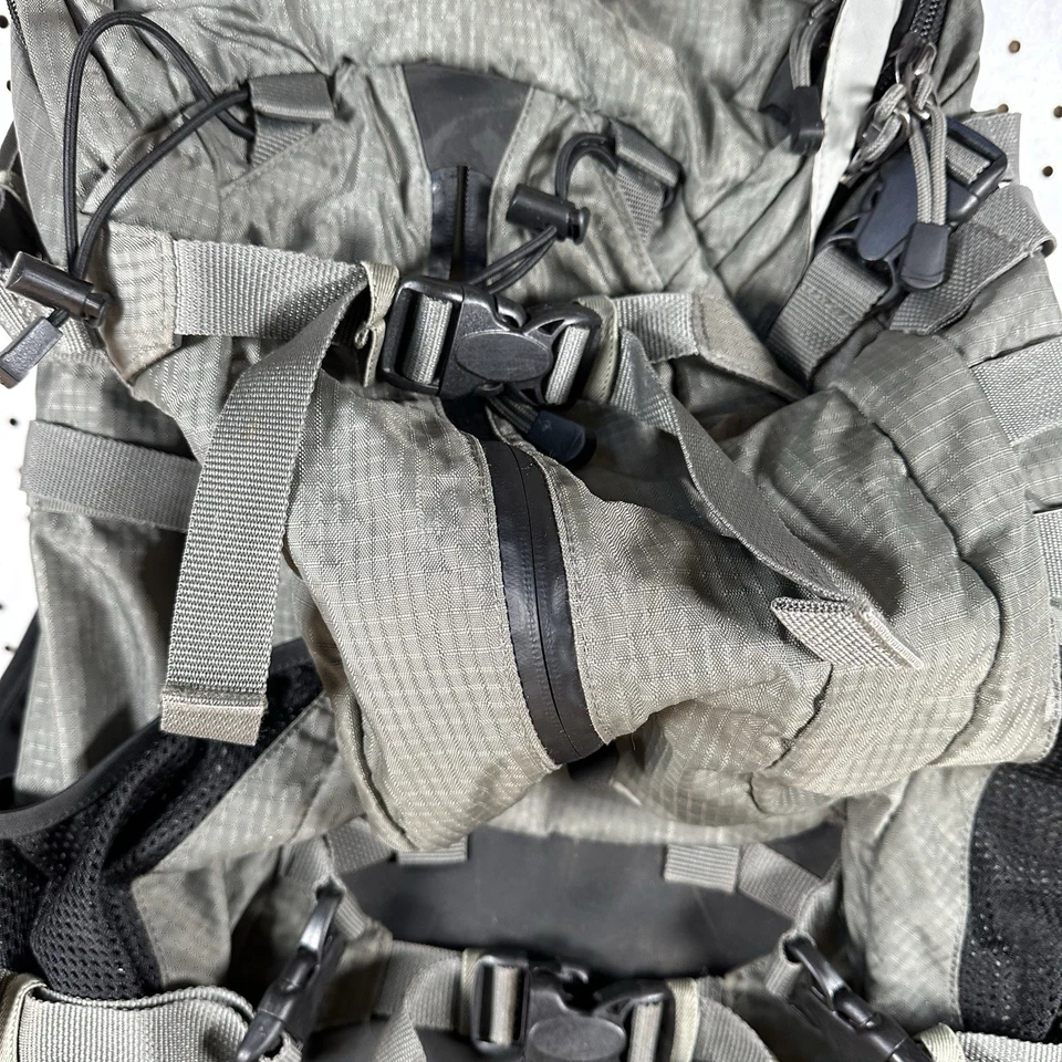 F-stop Loka Photography Backpack Black Dark Green - Image 3 of 4