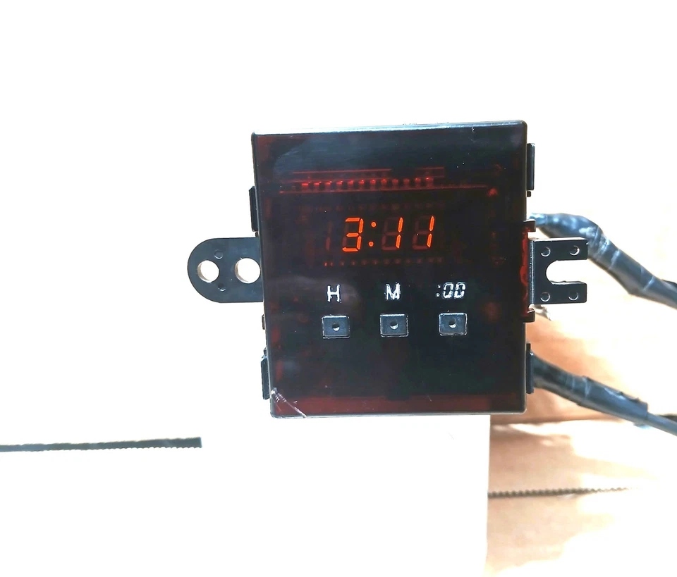 RELOJ DE TIEMPO DIGITAL Y ENCHUFABLE PARA TABLERO DELANTERO DE FÁBRICA TOYOTA TACOMA 1998-2004 OEM Foto 3 de 4