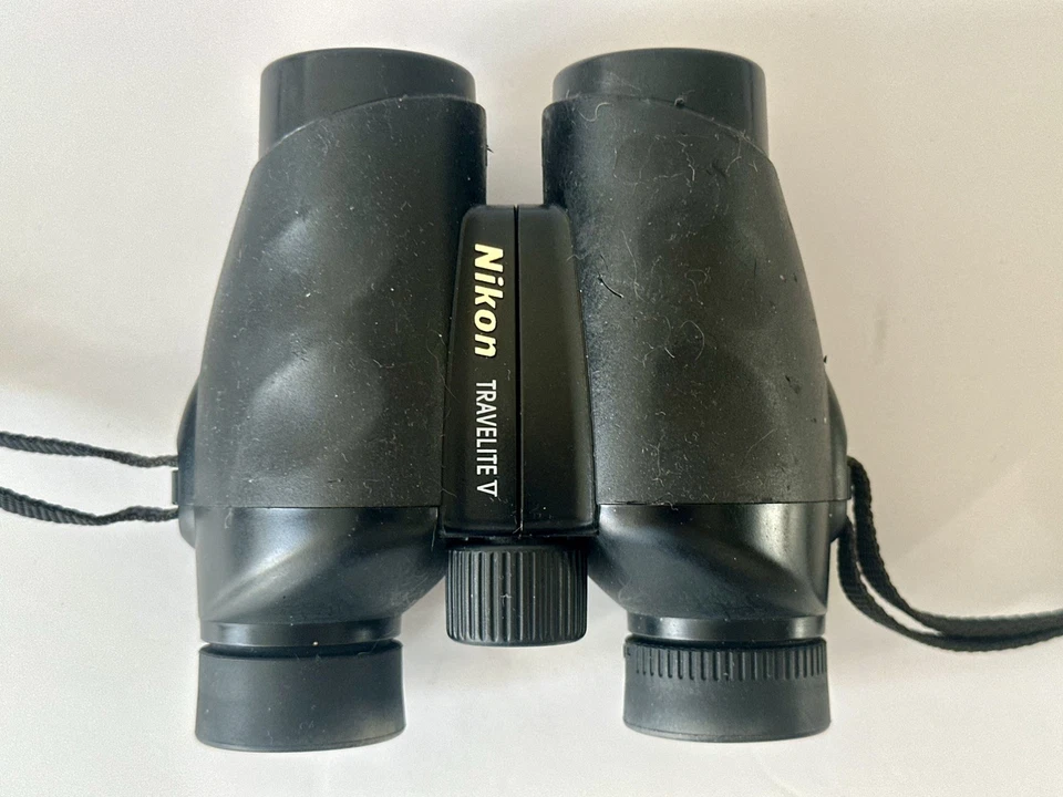 Nikon Travelite V 10x25 Binoculars with Case and Strap  - Image 2 of 4