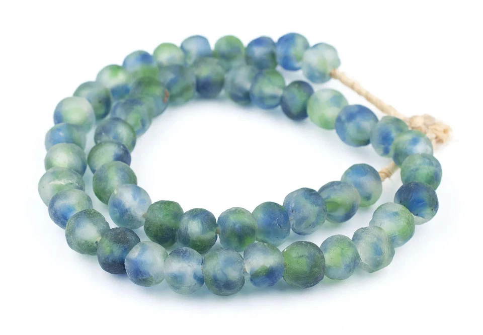 Cuentas de vidrio reciclado azul, verde, blanco 14 mm Ghana vidrio marino africano multicolor Foto 3 de 4