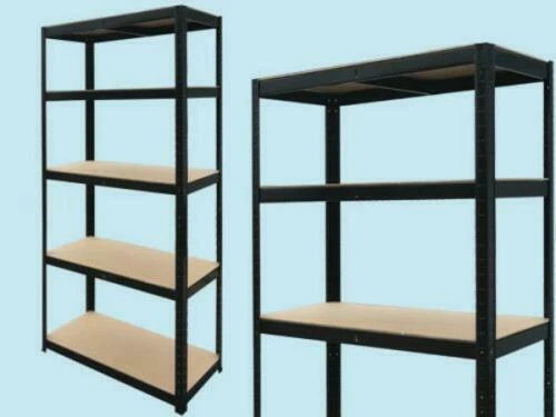 Scaffale neri in metallo per la casa