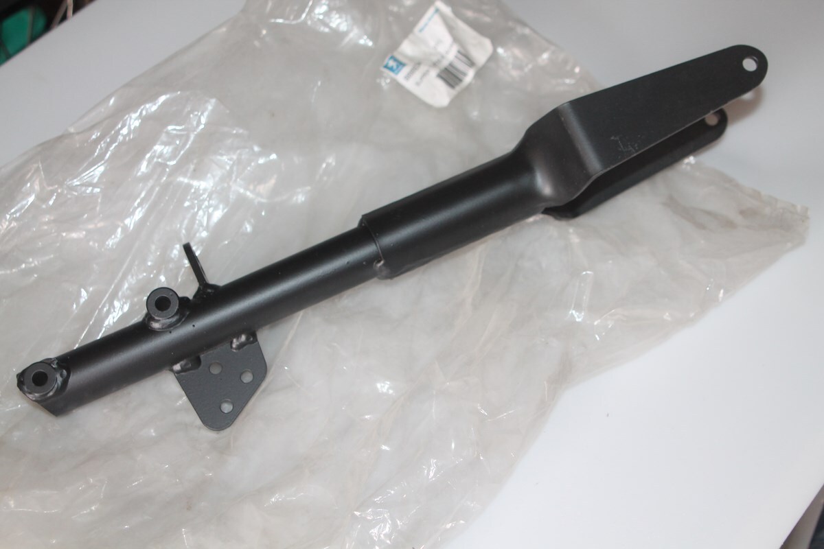 Support moteur avant Peugeot pour éliminer les vibrations de votre cyclomoteur 800834