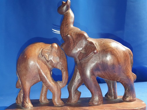 Wooden Carving of Fighting Elephants - 第 5/7 張圖片