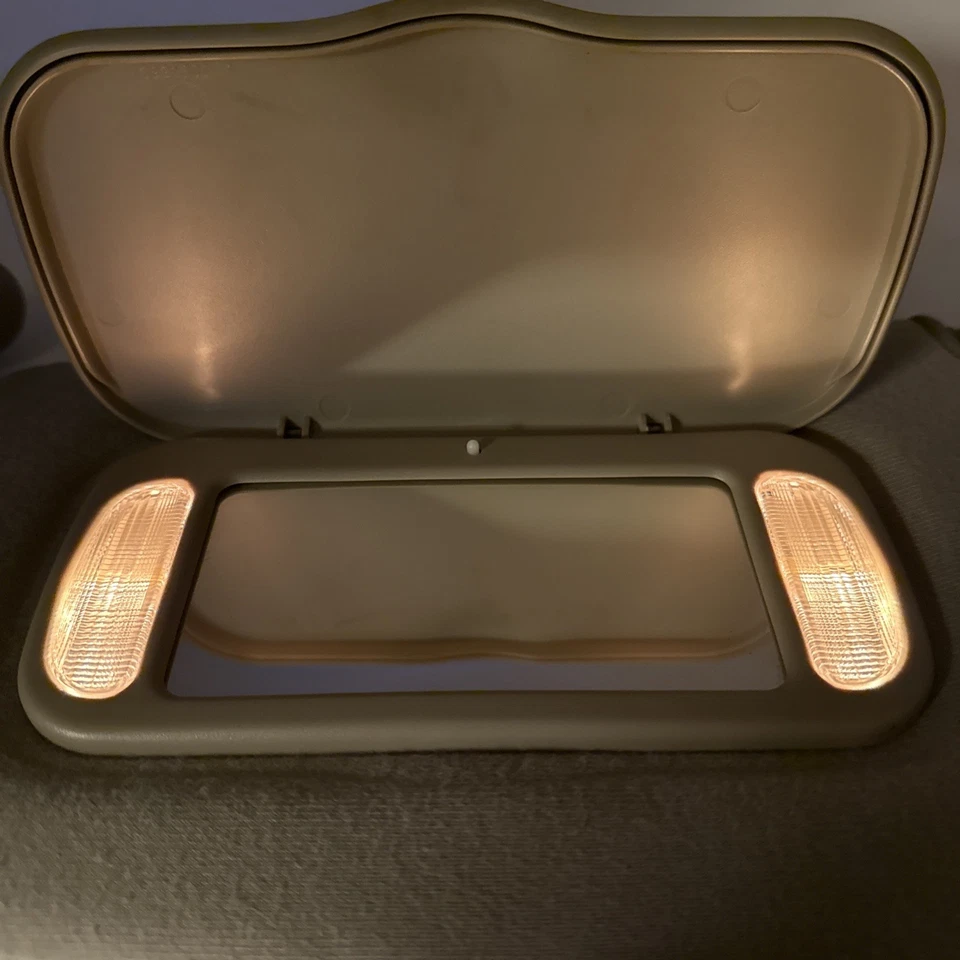 2001-2003 Dodge Durango Driver Passenger Side Sun Visor Pair Set Lighted Cloth - Image 4 of 4