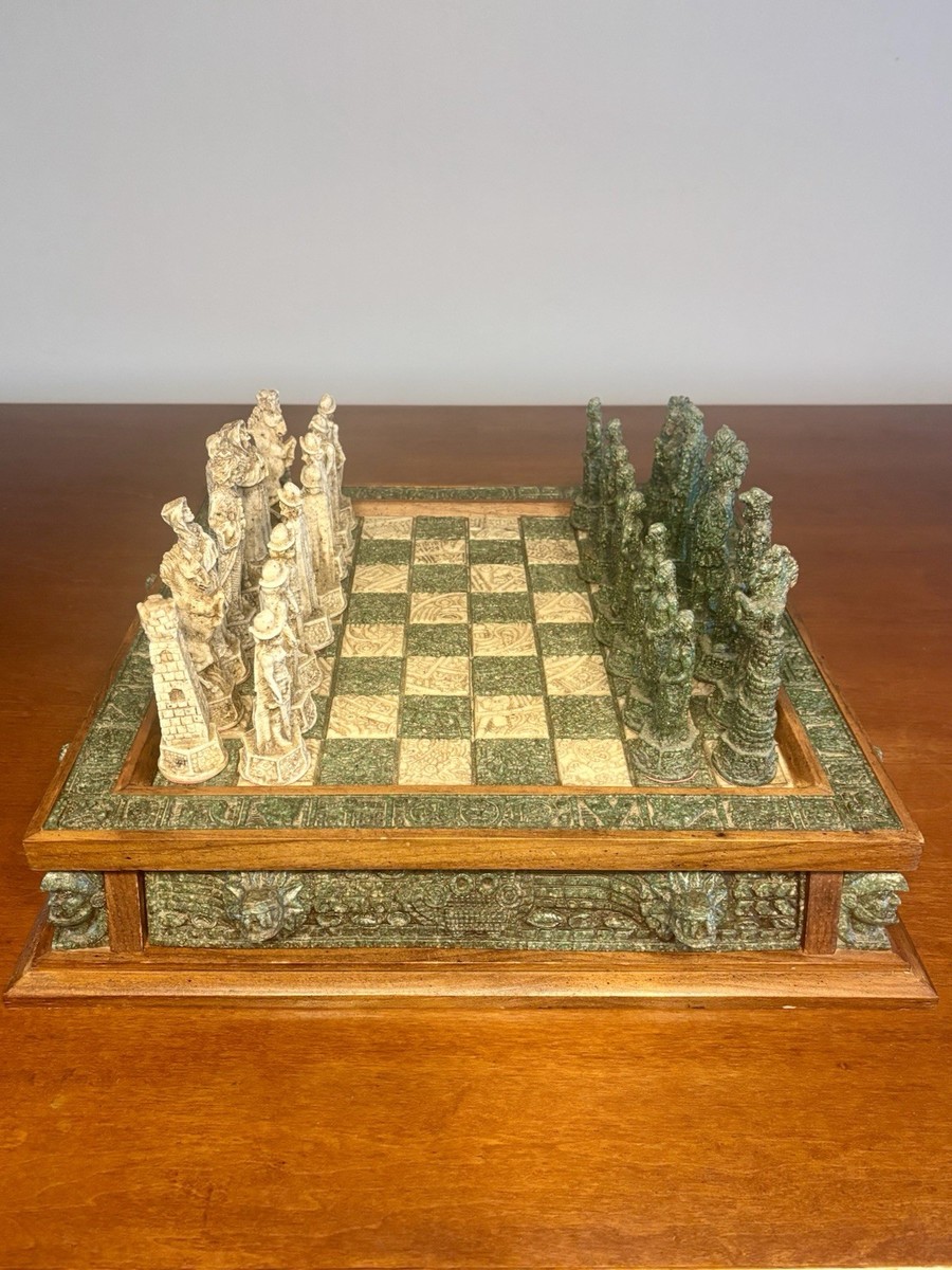 Patina:Antike Flohmarktschätze mitアンティーク Large 1970s Vintage Aztec Vs Conquistadors Resin And Wood Chess