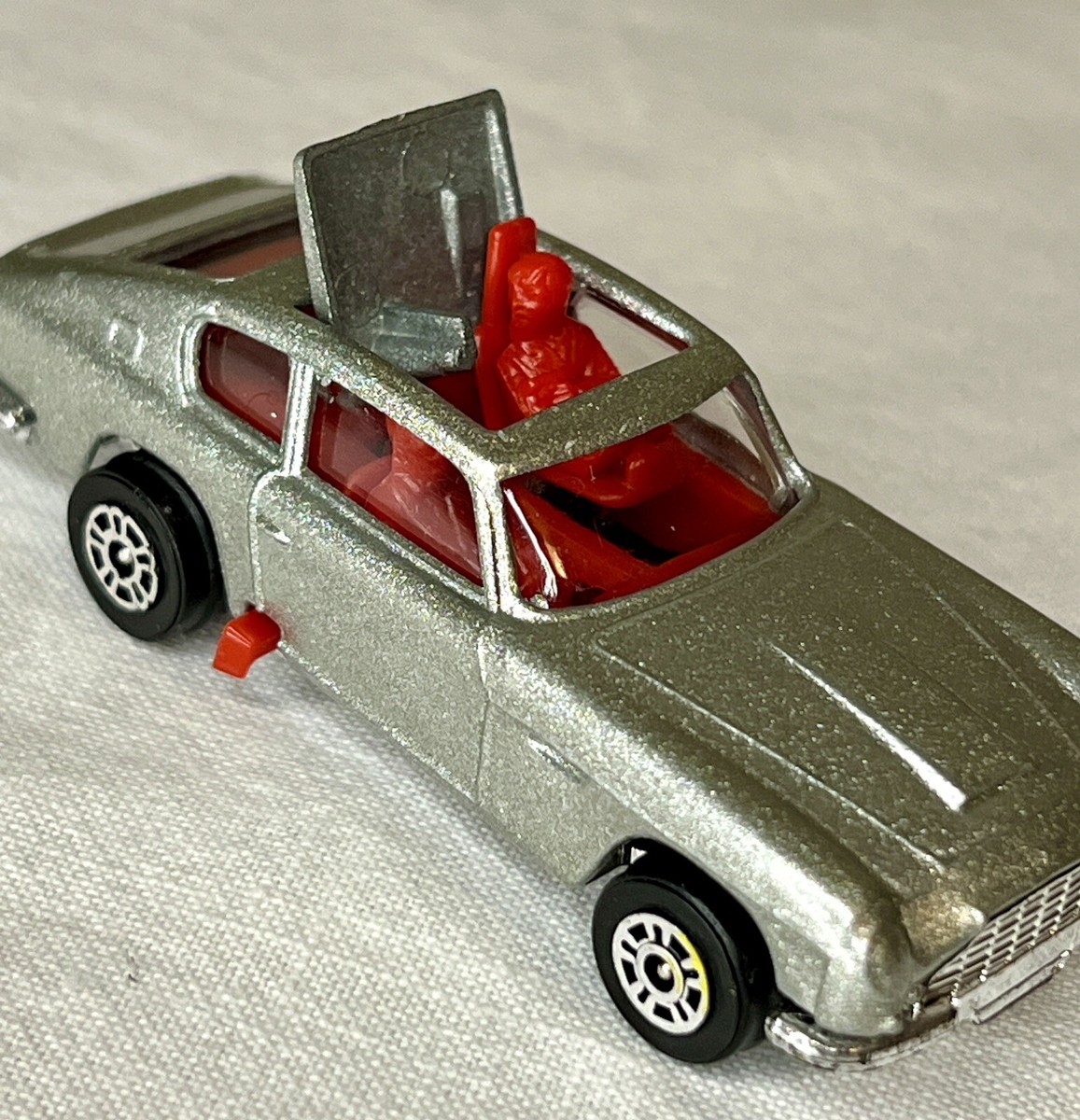 CORGI ASTON MARTIN DB6 JAMES BOND 007 GLIDROSE & EON 1:64 1979 | eBay