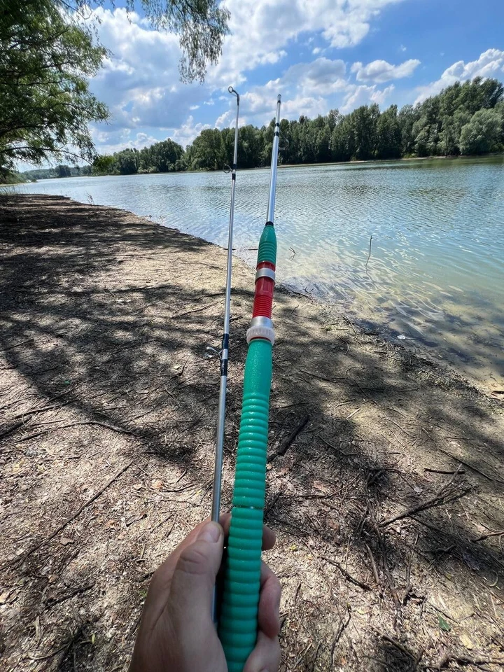 VINTAGE 1970s SOVIET FISHING ROD spinning Metal heavy  LENINGRAD - Image 3 of 4