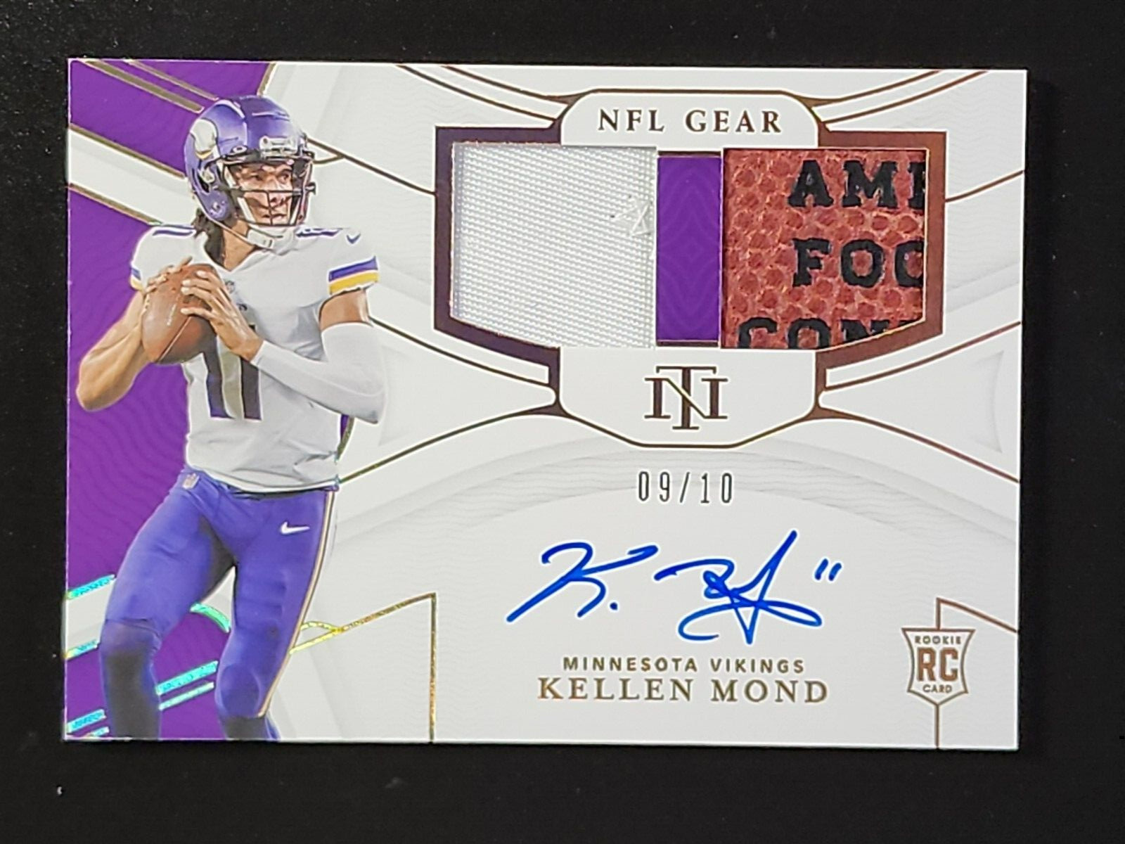 2021 National Treasures Rookie NFL Gear Holo Gold 9/10 Kellen Mond Rookie Auto