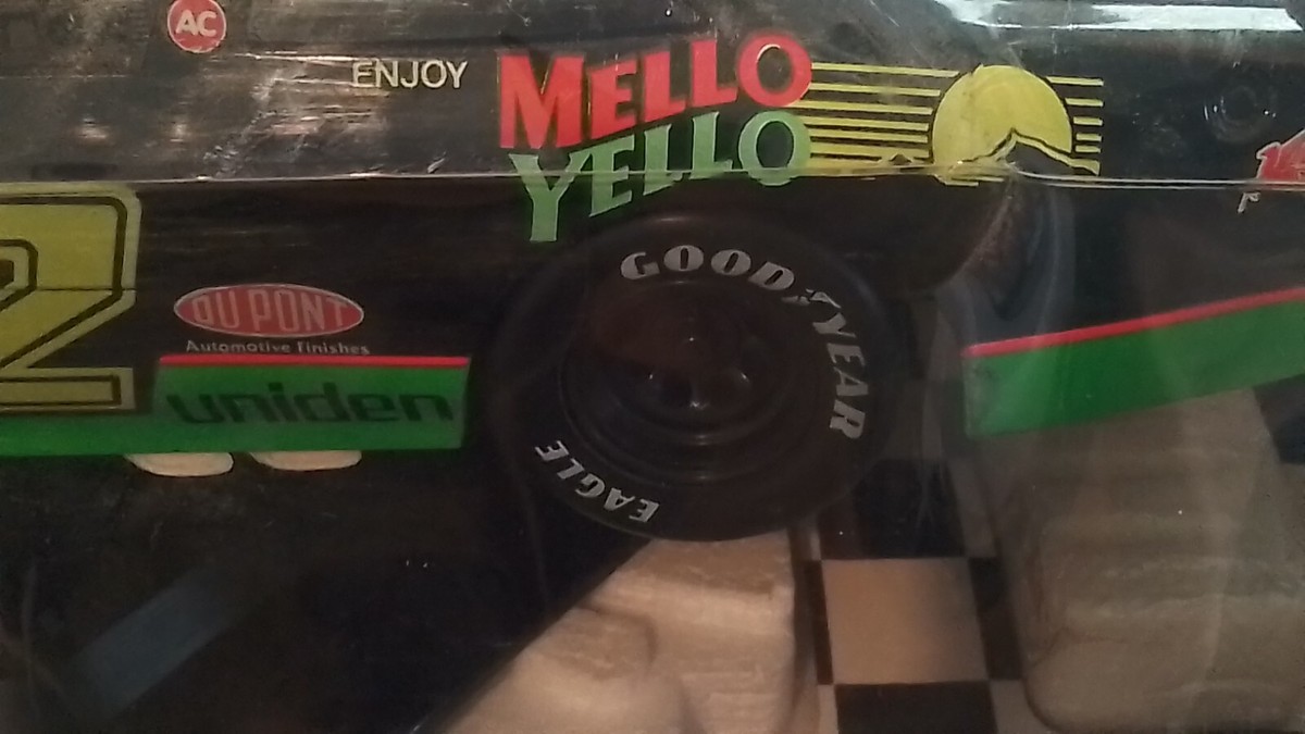 NASCAR（ナスカー) メローイエロー ストックカー 1/18 ミニカー 2054597877.jpg?1697013277